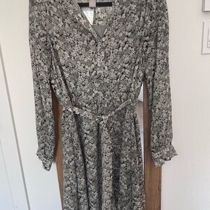 H&M Black and White Floral Long Sleeve Dress